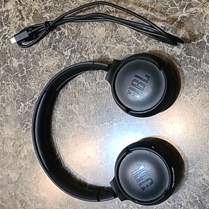 JBL TUNE520BT Wireless On-Ear Bluetooth Audio Headphones JBLT520BTBLKAM Black